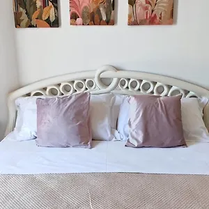 https://a-casa-dei-nonni-giardini-naxos.sicilyhotelsitaly.net